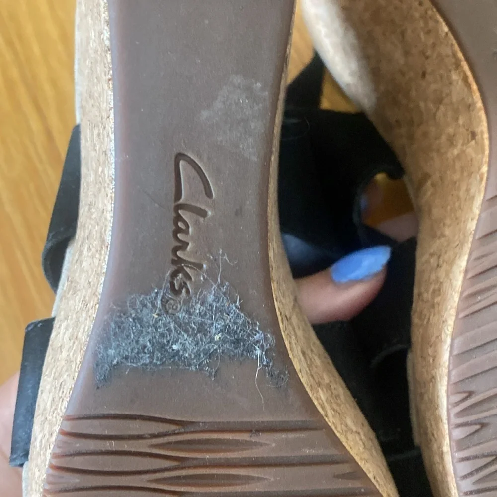 Clarks Women’s Black Wedge Sandals Size 8 - Picture 9 of 9